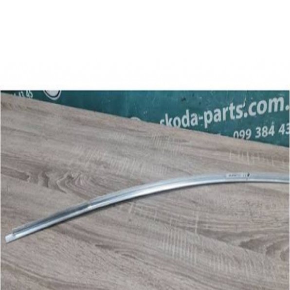3T0837643.jpg
